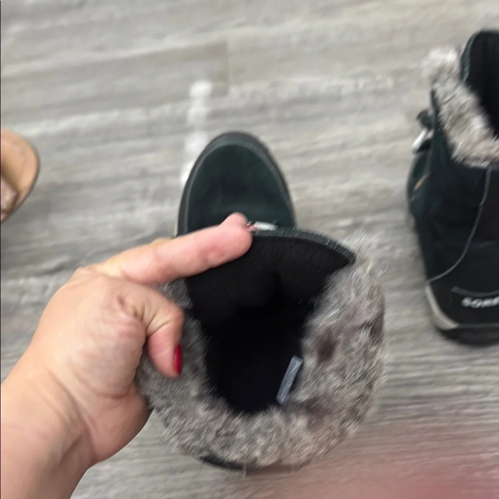 Sorel Black and Gray Cozy Winter Boots
